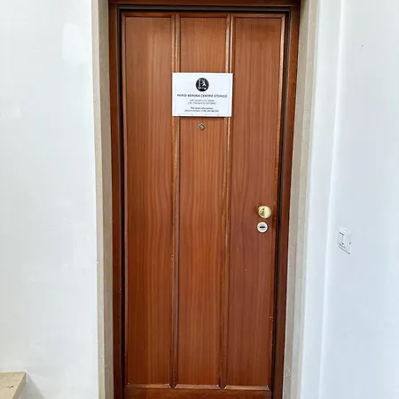Parisi Centro Storico Apartmán Verona