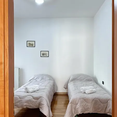 Parisi Centro Storico Apartmán *