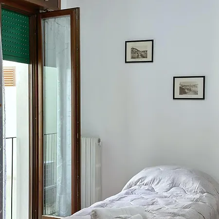 Parisi Centro Storico Apartment *