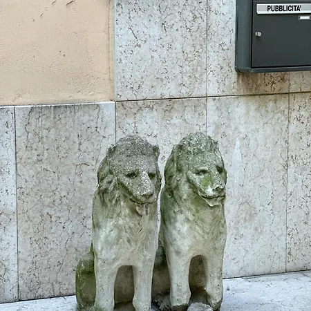 Parisi Centro Storico Apartmán Verona