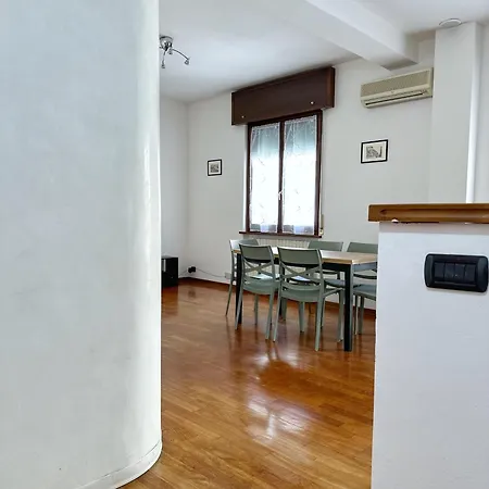 Parisi Centro Storico Apartmán *