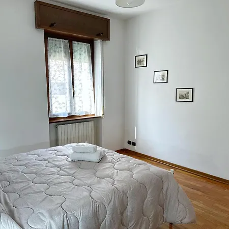 Parisi Centro Storico Apartmán *