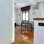 Parisi Centro Storico Apartamento *